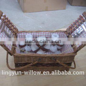 Nice Picnic Basket use and wicker/willow material wicker pinic basketwith lid and handle