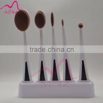 Portable travel makeup retractable brush with oval shape fashion gold tube