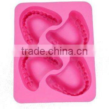 Fasioonable new disign high quality food grade horror teeth shaped ice tray