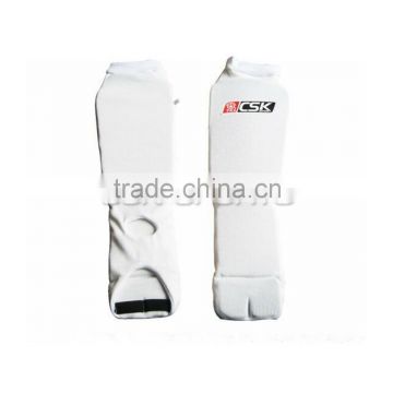 Karate knitting shin-instep guard