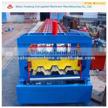Floor deck roll forming machine