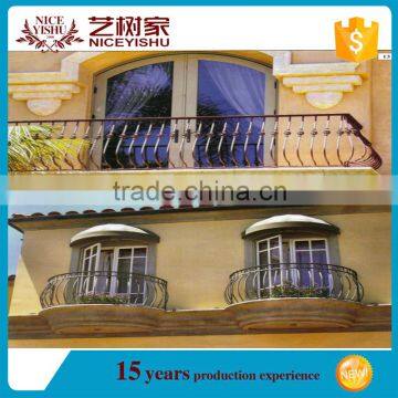 China supply ornamental wrought iron window balcony