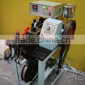 Semi-automatic shoelace tipping machine for printing film