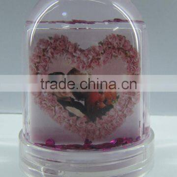 Lovers wedding souvenir gift snow globe