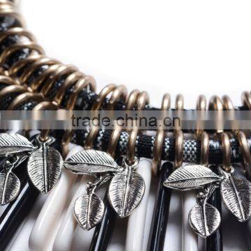 Recommend New Necklace Vintage Ethinc the Exaggerated Flower Necklace Plate Geometric Hand-woven Resin Necklace photo-6