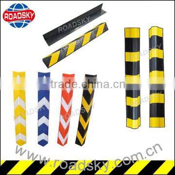 Moving Safety Corner Guard with Yellow Strip