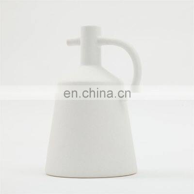 Modern Decoration Ceramic Home Simple Tabletop Kettle Vase With Handle