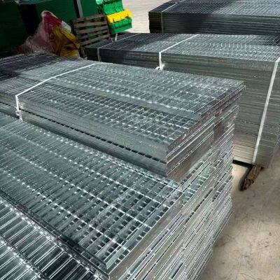 Grade de Aço Prensado 25x5mm com Superfície Serrilhada para Trilhos Anti-derrapantes