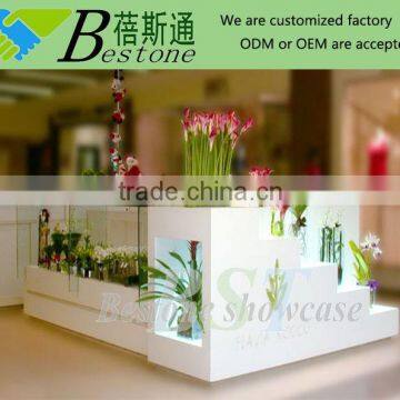 retail mall flower kiosk design