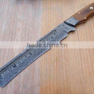 udk h120" custom handmade Damascus hunting knife / Bowie knife with walnut woodhandle