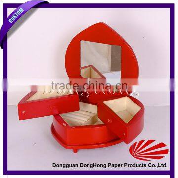 Uniquely design the heart-shape wood jewelry box