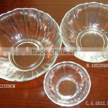 Flower shaped round glass bowl for soup