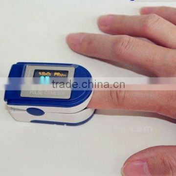 Home use user-friendly blood pressure monitor fingertip pulse oximeter