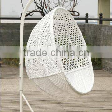 Swing rattan egg chair