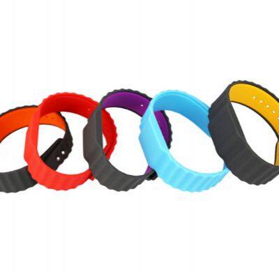 Factory Price Writable Waterproof Passive NFC Bracelet RFID Silicone Wristband photo-5