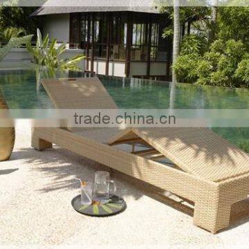 Wicker outdoor garden sun lounger DH-9547