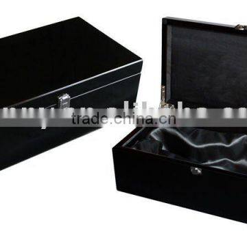 Black Lacquer Wooden Wine Box