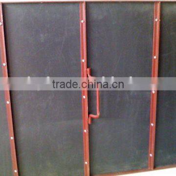 Plastic formwork board