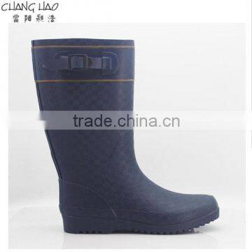 Rubber rain boot women fashion boot has purple ground has lattice Wellington Boot