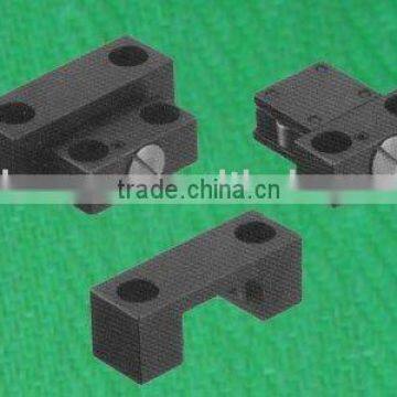 mould component roller lock