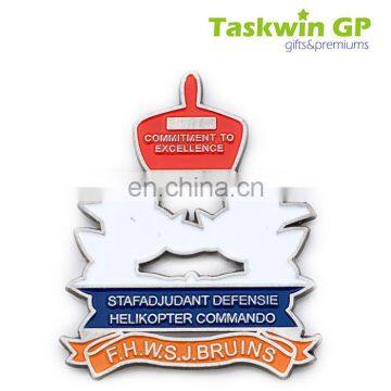 Custom wholesale pakistan army uniform metal badges for award