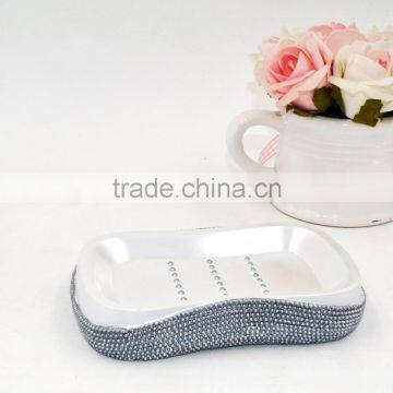 Shining Pearl White Polyresin Bathroom Accessories Set for Hotel and Home photo-3
