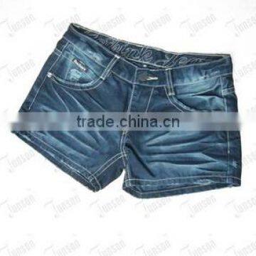 Lady's denim shorts