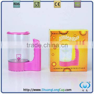 Transparent bpa free plastic self stirring coffee mug