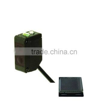 Q31 Cable / Plug series Retro reflective photoelectric sensor