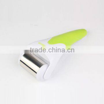 Porfessional Anti Puffiness Derma Roller Therapy Skin Cooling Roller photo-3