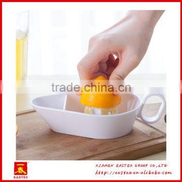 Manual Convenient Use Mini Orange and Lemon Juicer photo-5
