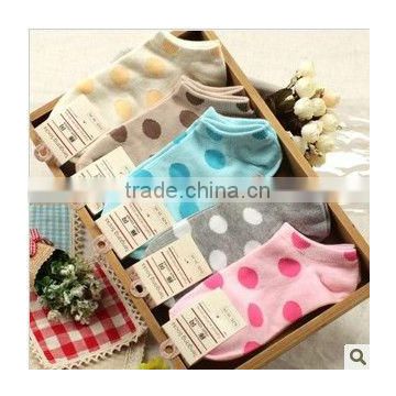 Latest Design Promotion Fashion Exclusive Sweetheart Princess Good Stretch Jacquard with Cute Big Dots No Show Women Socks