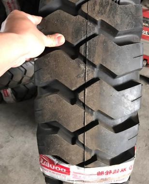 12.00-20 Forklift Tyre photo-4