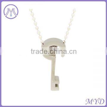 customzied OEM stainless steel key pendant necklace meaning