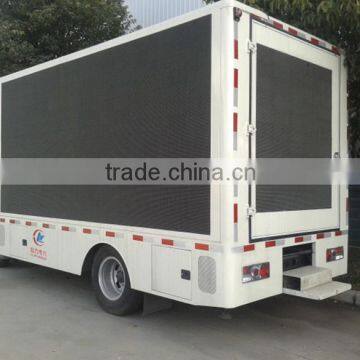 2015 Dongfeng Euro IV mobile led screen truck 4x2 led advertising truck in Oman