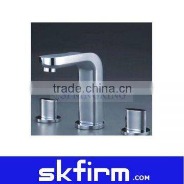 Fashion design chrome water tap