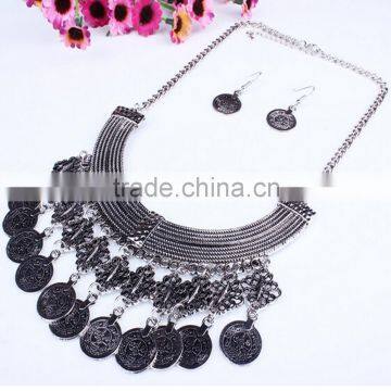 Latest American and European Fashion Exquisite Antique Coin Pendnat Necklaces Set photo-2