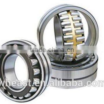 Cylindrical bore and tapered bore spherical roller bearing 23032