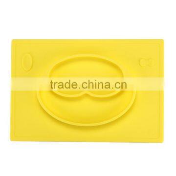 Smile design 2016 BPA free one-piece food grade baby dinner silicone plate