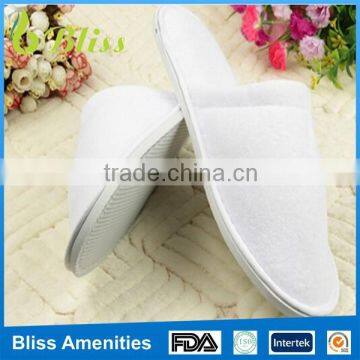 N178 White Comfortable Hotel Disposable Slipper Fits All Size White & Yellow Color photo-3