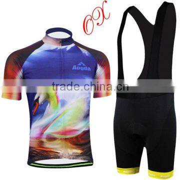 bike race woman wear cyclist jerseys