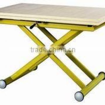 Adjustable dining table