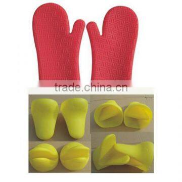 Silicone Gloves/Mitts (Interesting Duck Design Glove)