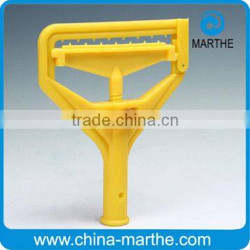 MC9003, Traditional Side Release Plastic Mop Clip