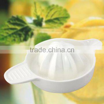 Custom Design Kitchen Craft Citrus Fruit Squeezer White Porcelain Oranges Juicer Ceramic Hand Lemon Squeezer photo-2