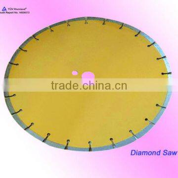 Diamond road saw blade for concrete road