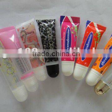 lip gloss with round cap