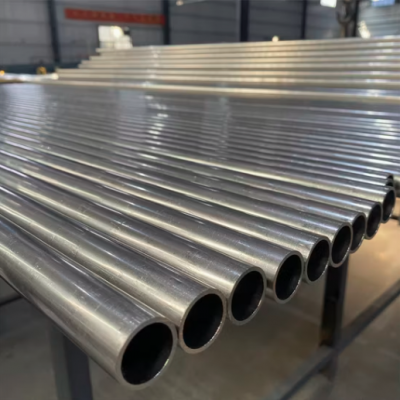 ASTM B163 Nickel Alloy 825 Rohre Uns N08825 12mmx1.5mm Glanzgeglühtes, kaltgezogenes nahtloses Stahlrohr für ?l- und Gasgewinnung sowie Stromerzeugung