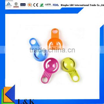 Colorful plastic kitchen gadget egg white filter separator/egg separator