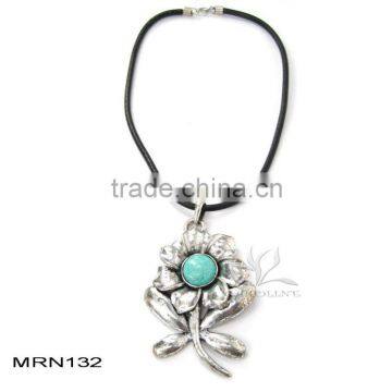 Fashion Natural Stone natural turquoise and necklace